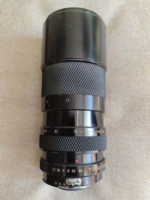 Tokina 70-210 f3.5 Nikon