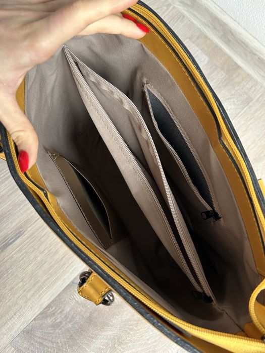 Torebka shoperka GUESS