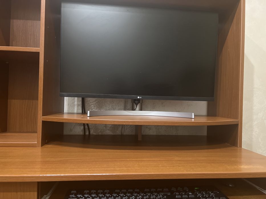 Компютерний стіл