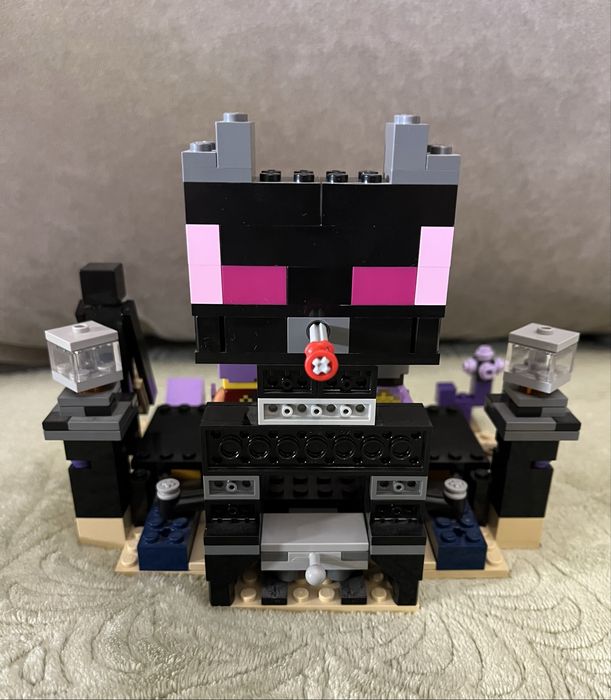 LEGO Minecraft Кінцева арена (21242)