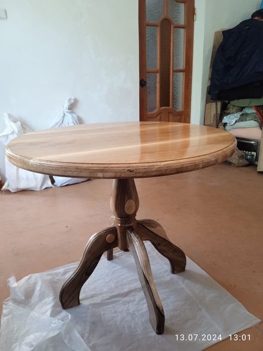 Столы для гостиной.