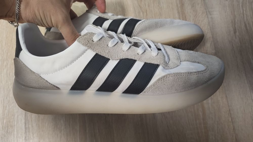 Adidas barreda white