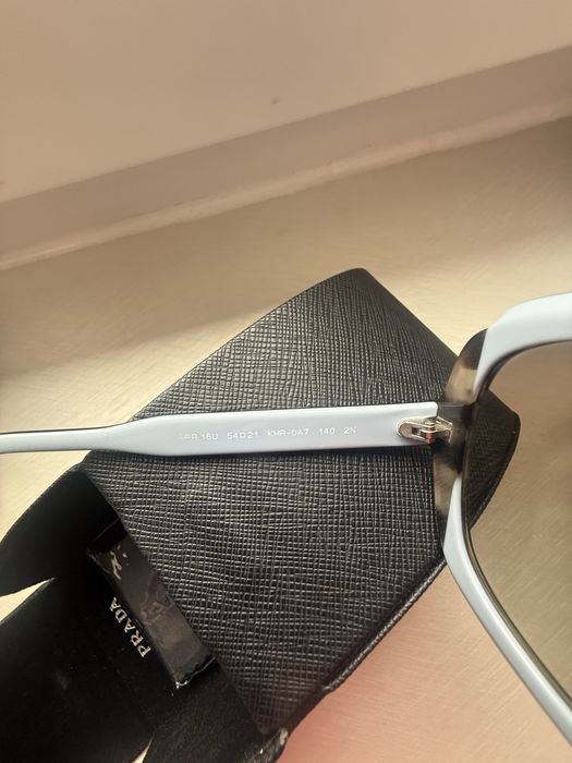 Okulary prszeciwsloneczne Prada