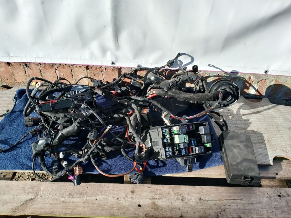 VW Passat B8 Lift Instalacja Elektryczna Komory Silnika