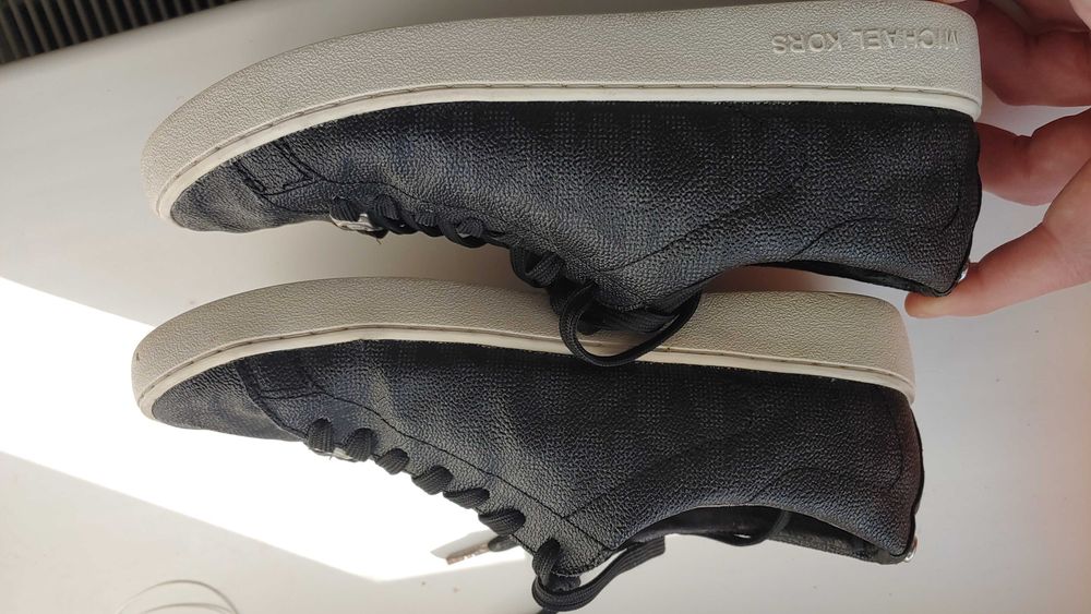 MICHAEL KORS
Снікерcи Keaton