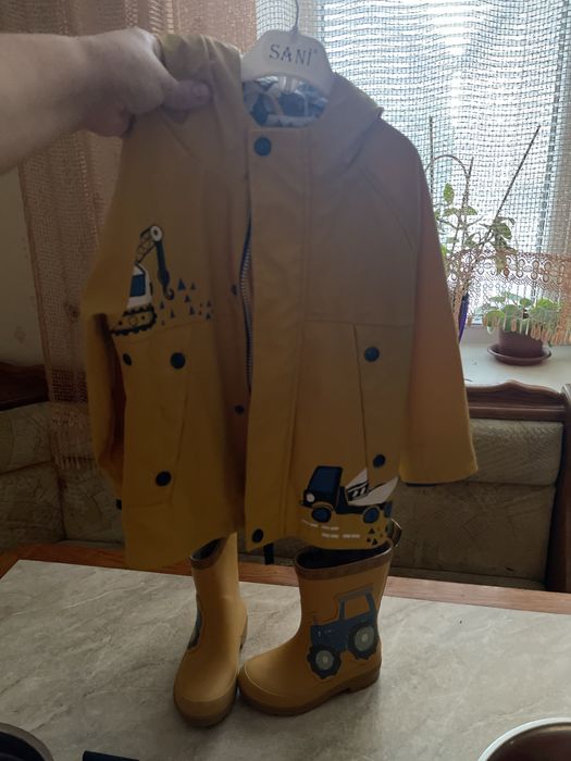 Плащ-вітрівка + чобітки резинові Next на 2-3р.