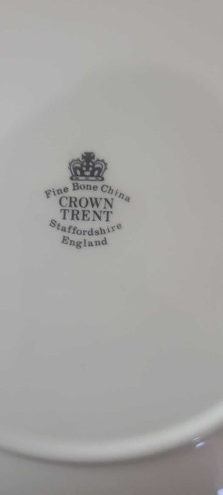 Prato de Servir Crown Trent - Fine Bone China (Staffordshire)