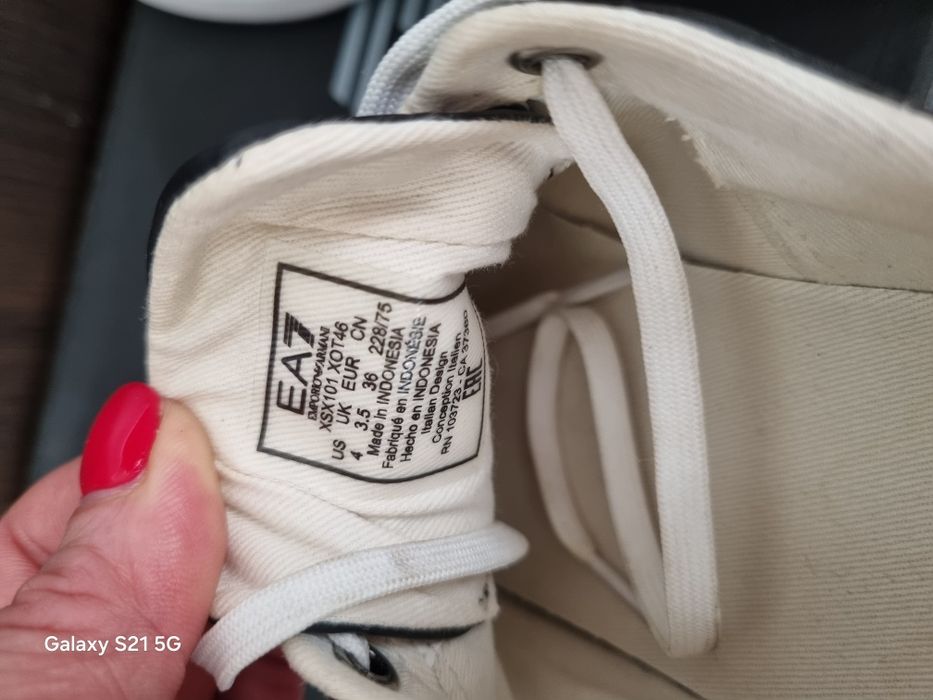 Emporio Armani- sneakersy skórzane. Rozmiar 36. Unisex