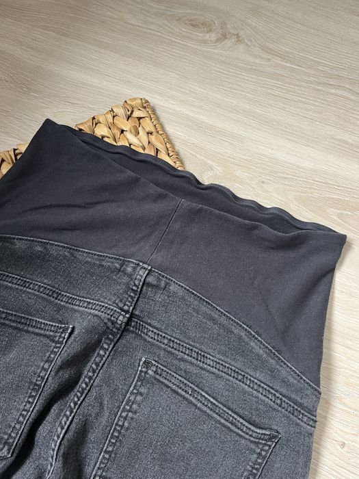 Джинси для вагітної жінки