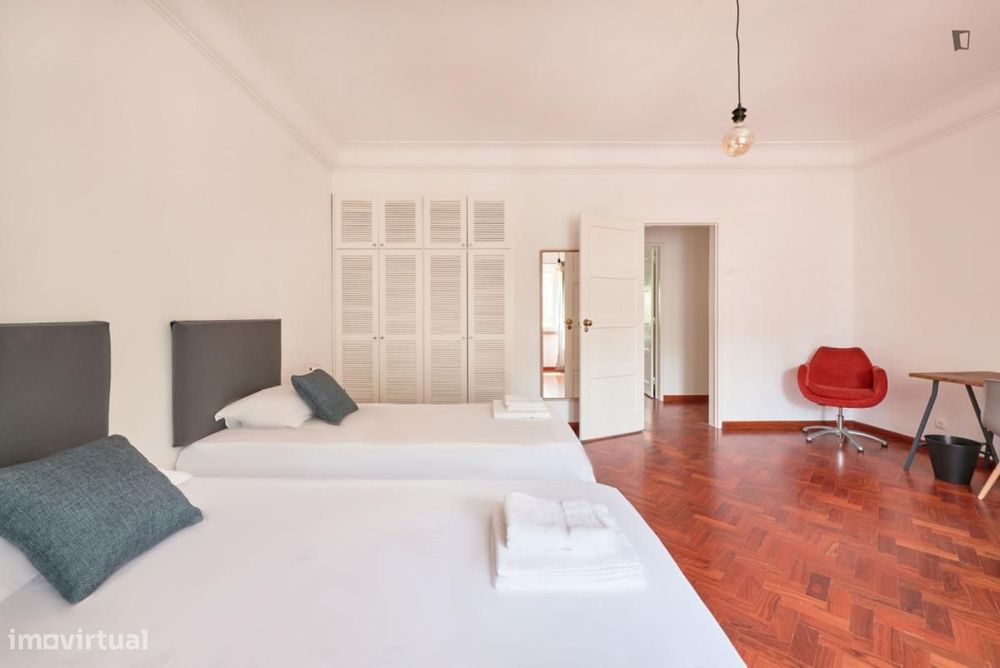 Quarto - localizado em São Sebastião Lisbon