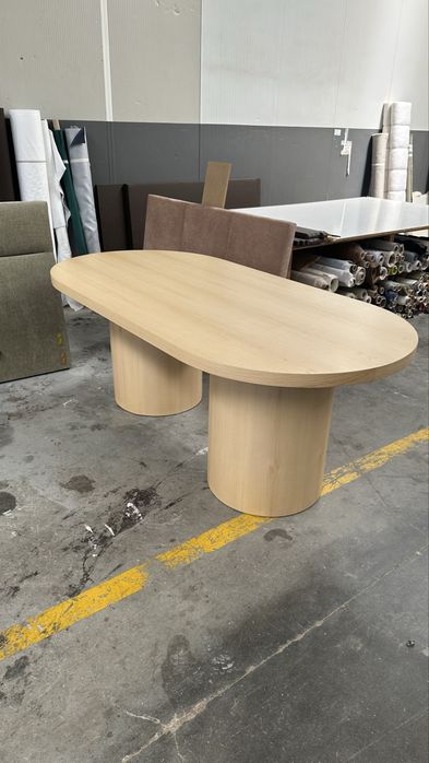 Mesa de jantar em cor natural 200X110