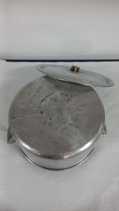 Grande Industrial em Alumínio com Tampa – 35cm (Capacidade aprox. 16L)