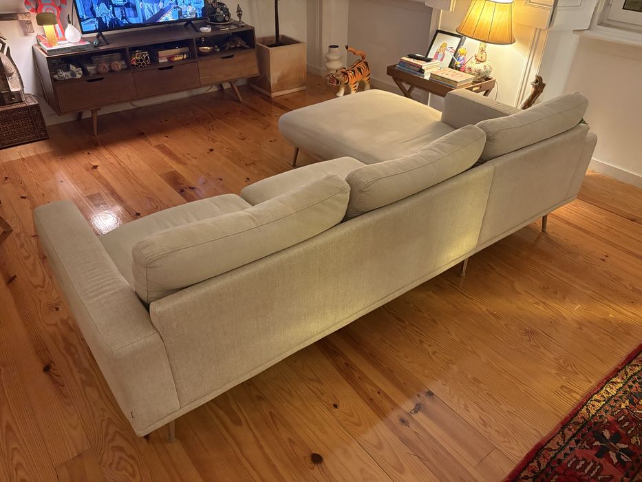 Sofá de 3 lugares com chaise longue BoConcept