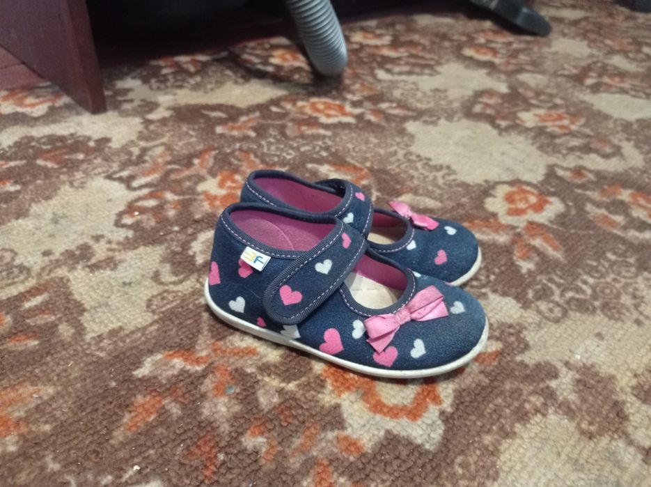 Лот обуви для девочки