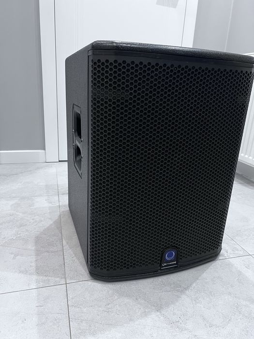 Subwoofer aktywny Turbosound IQ15B