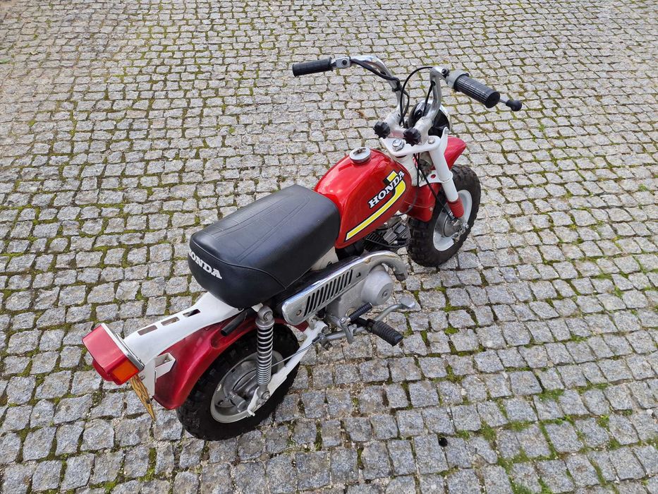 Mini Honda Z50 com documentos