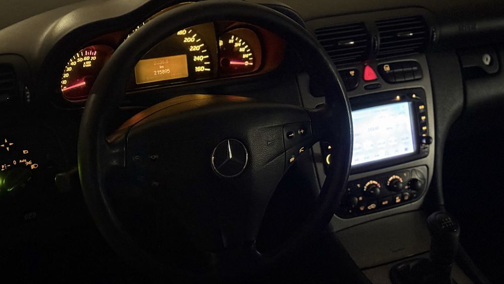 Mercedes Sportcoupe C200 Kompressor (poucos kms) c/ sistema GPL