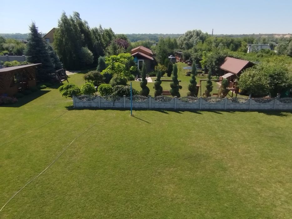 Аренда дома посуточно, территория. Беседки, манглы, стадион., бассейн.