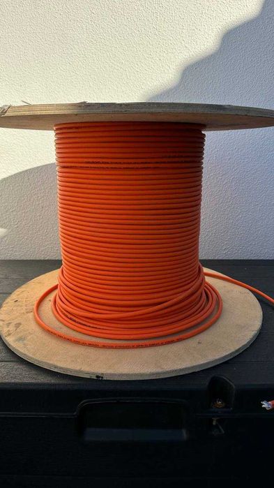 Liquidação de restos de cabos e tubos – preços baixos!