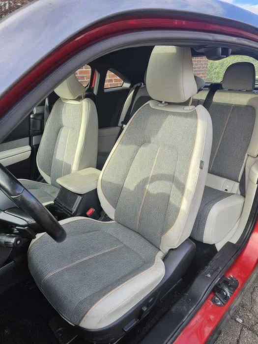 Mazda MX-30      2022