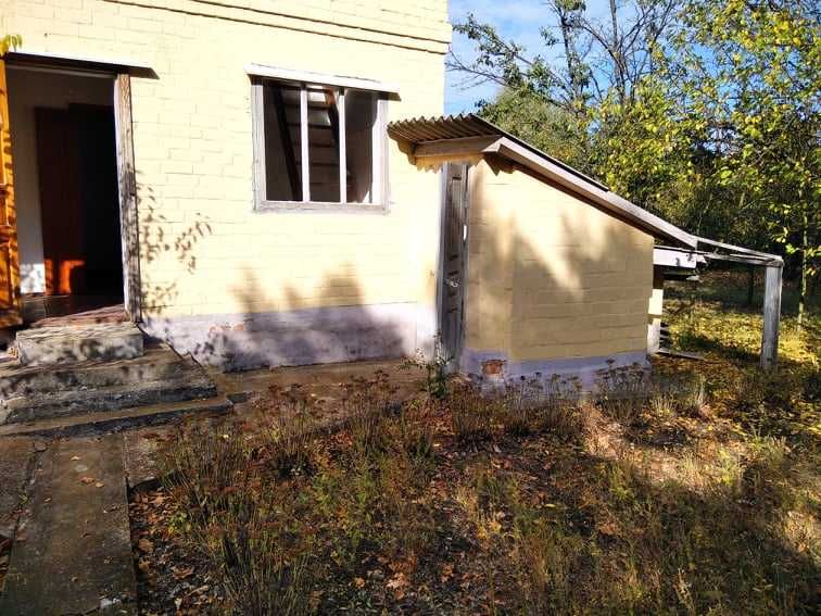 Дача, літній будинок з городом