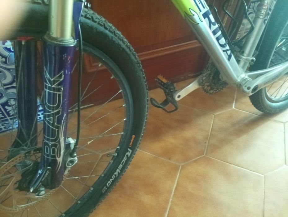 Bicicleta BTT montanha Merida Matts HFS Pro* -  quadro liga leve  - roda 26  - super equipada - pneus novos - Pouco usada
