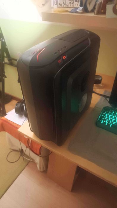 Computador Gaming com Windows e Jogos / Aplicações pré-incluidos