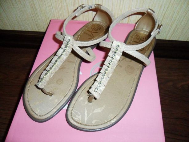 Босоножки. Новые.