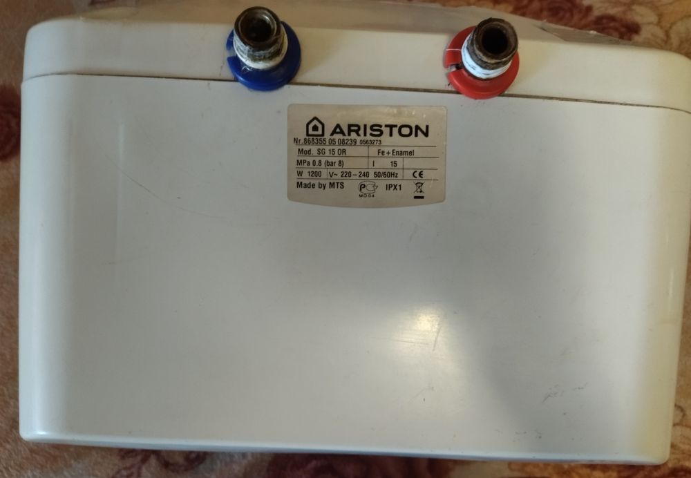 Бойлер Ariston  15 R/3  15 літрів