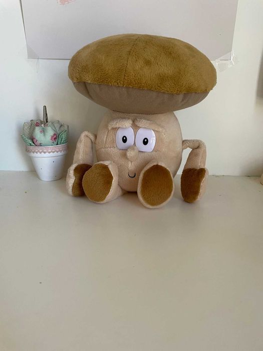 Peluches vegetais e frutas e outros