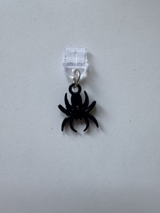 Zatyczka czarny pająk do telefonu