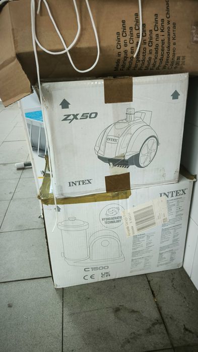 Piscina INTEX de 4m x 2m x 1m completa com muitos acessórios