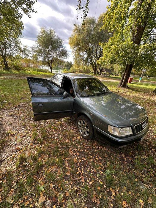 АУДІ 100С4 коплектація люкс