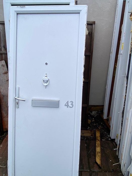 Drzwi zewnetrzne używane