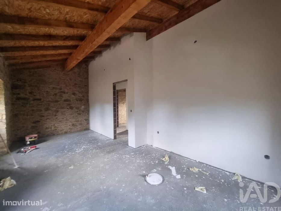 Moradia isolada T3 em Cernache do Bonjardim, Nesperal e Palhais de 202