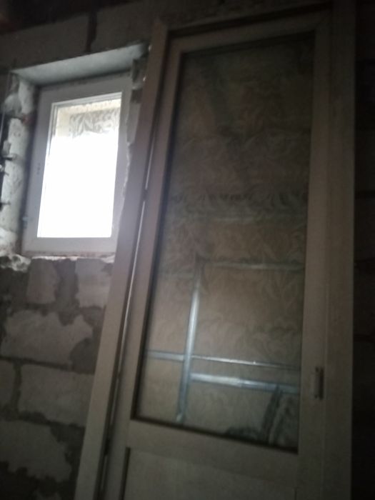 Продам металопластикові двері 2,43-70.5 ( балк) бу Самов
