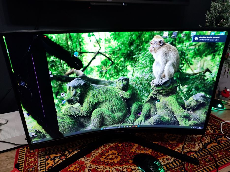 Monitor Samsung z zakrzywionym ekranem