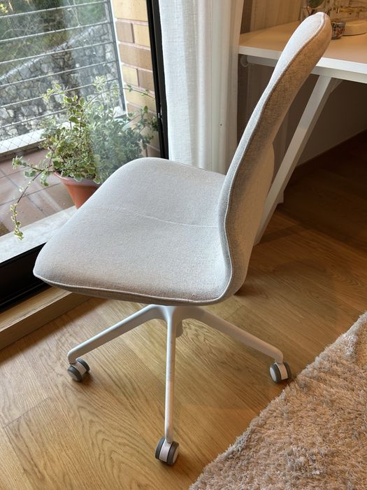 Cadeira de Escritório IKEA LÅNGFJÄLLET (Bege/Branco)