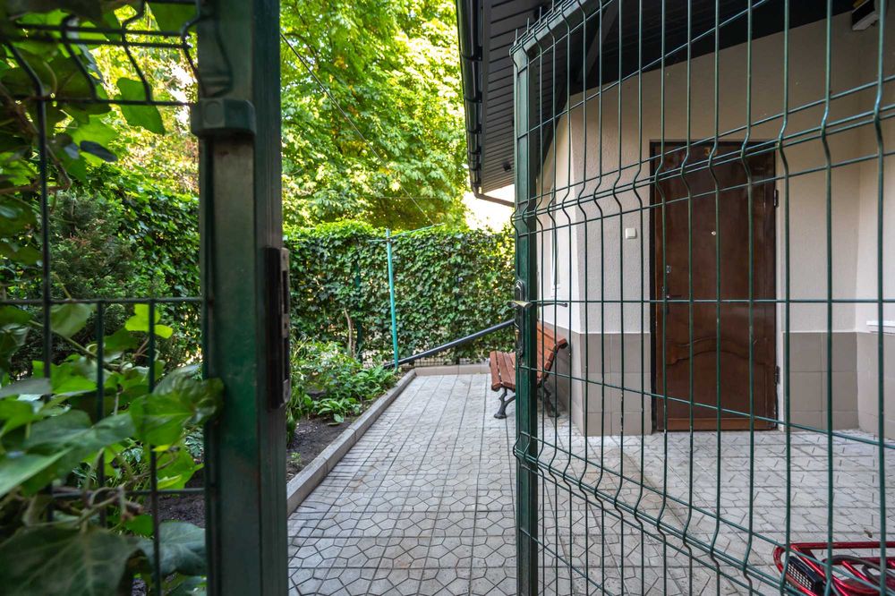 Дім з двориком, центр, море 6014