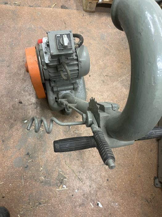 Cykliniarka do parkitu