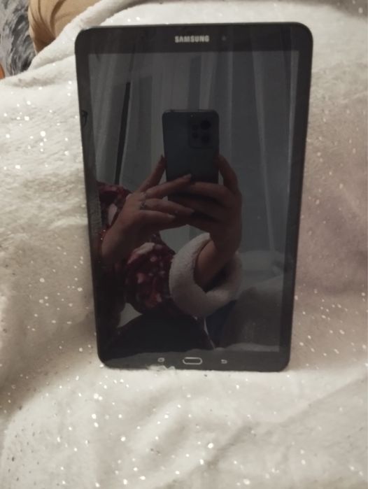 Планшет Samsung у гарному стані. Куплений у Німеччині