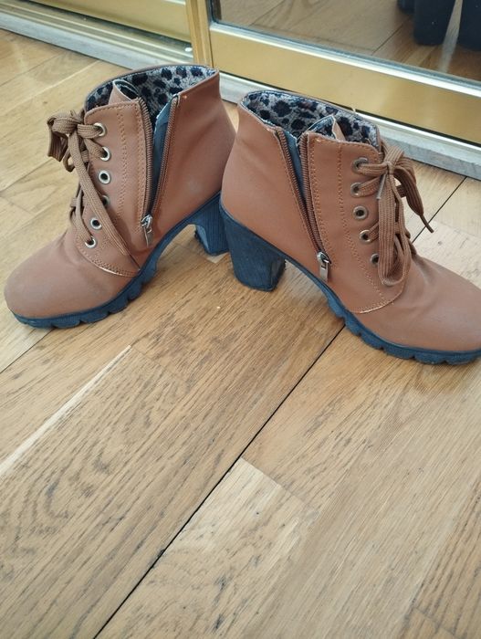 Botins castanhos 38