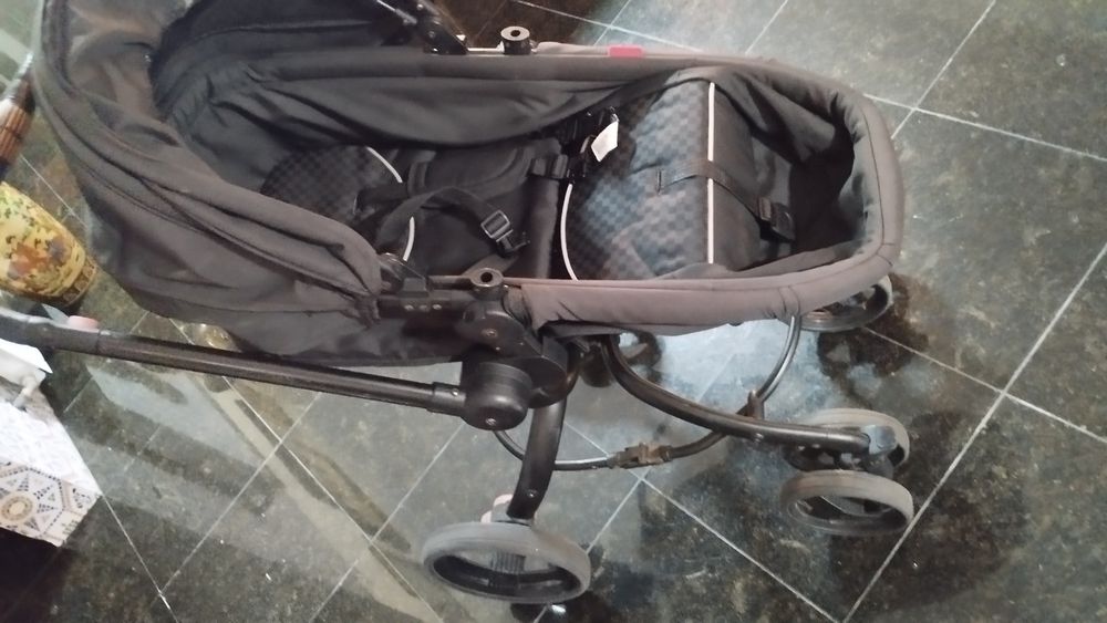 Carrinho de bebê da Chico completo