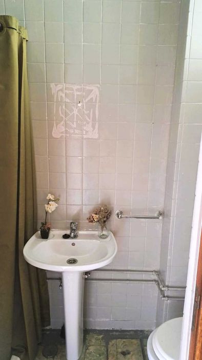 Apartamento T3 - 4º Andar, localizado na Rua Antero de Quental, Freguesia de Paranhos, no Porto
