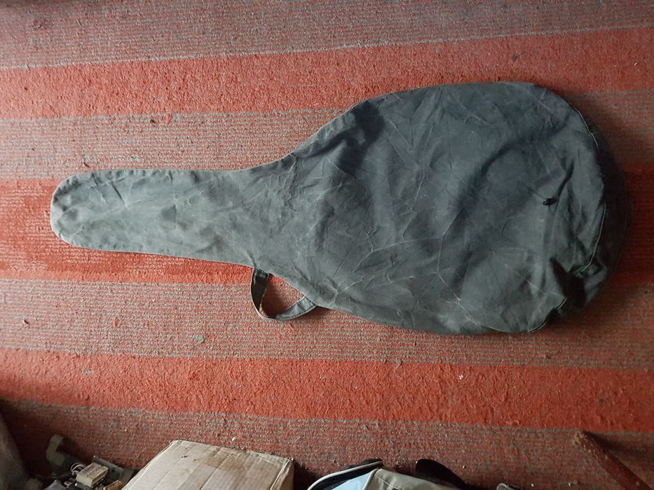 Чехол для гитары.