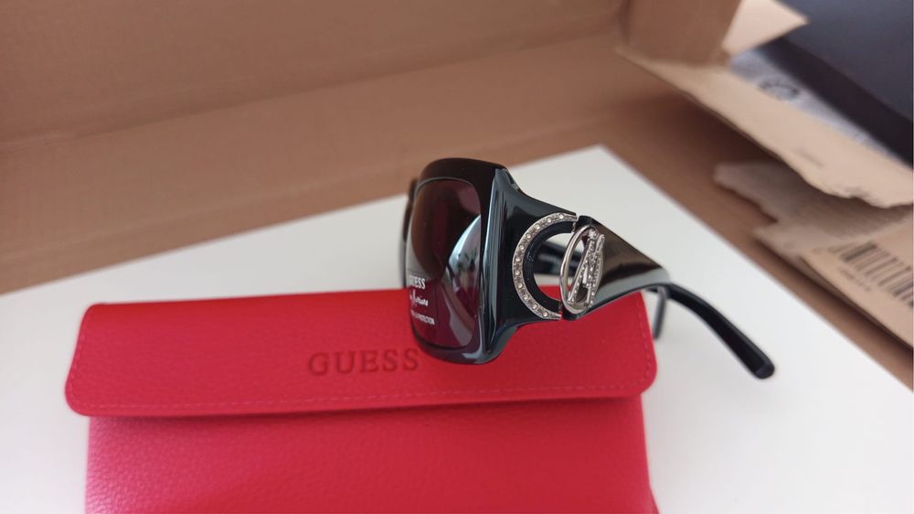 Óculos de sol Guess