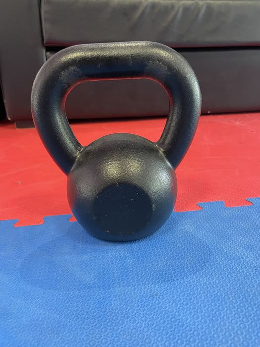 Kettlebell 10 kg żeliwny odważnik kettla