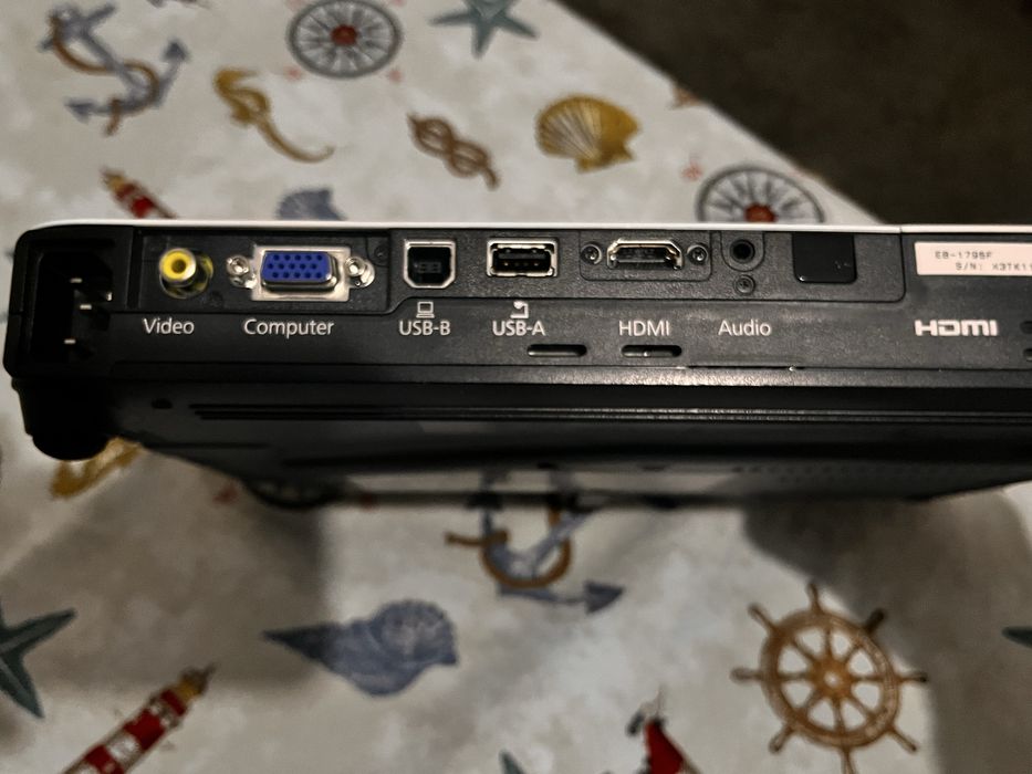 Projetor EPSON 1795F com comando