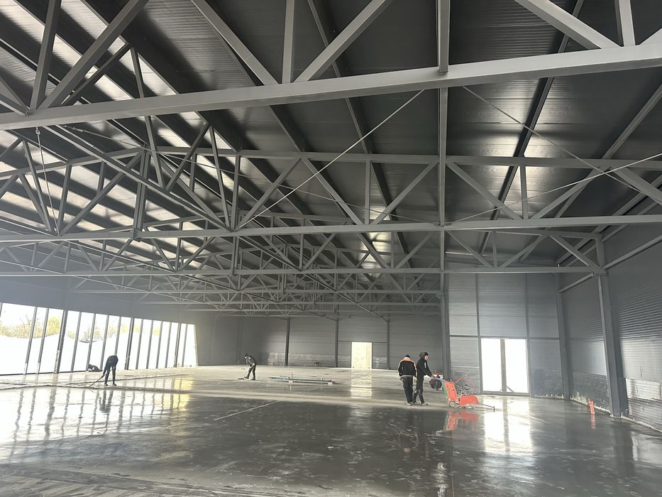 Бригада для влаштування промислових підлог.