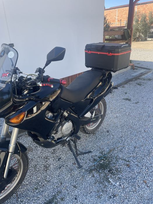 Vendo ou troco aprilia pegaso 650